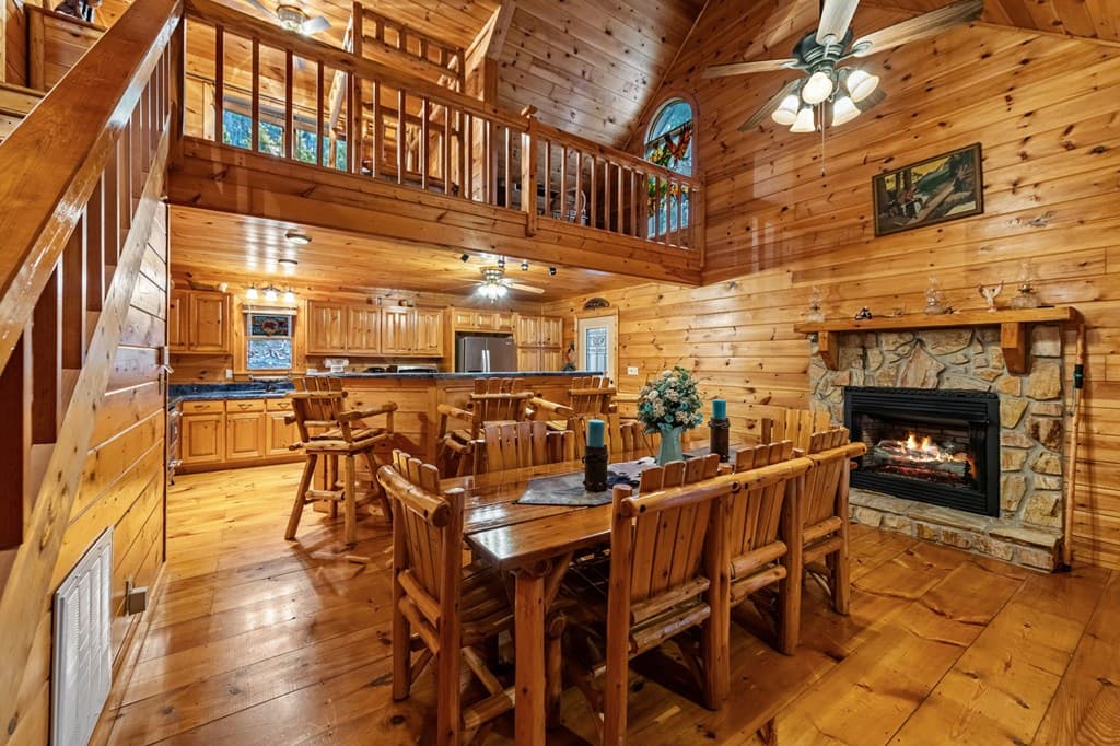120 North Riverview Ln, Ellijay GA 30536 - Photo