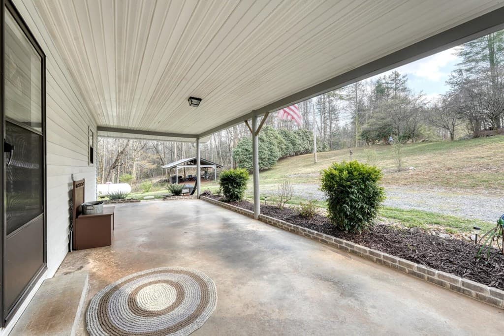 399 Pack Creek Road, Blue Ridge GA 30513 - Photo