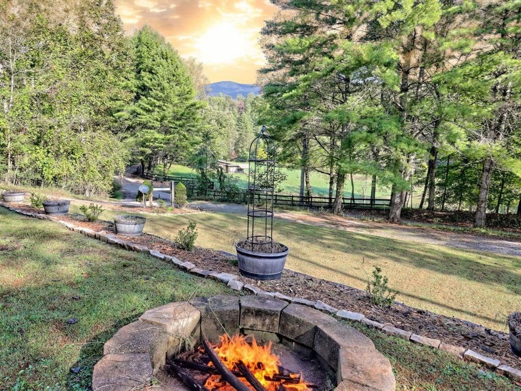 206 Peckerwood Road, Hayesville NC 28904 - Photo