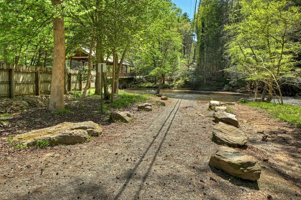 394 Blackberry Circle, Ellijay GA 30536 - Photo