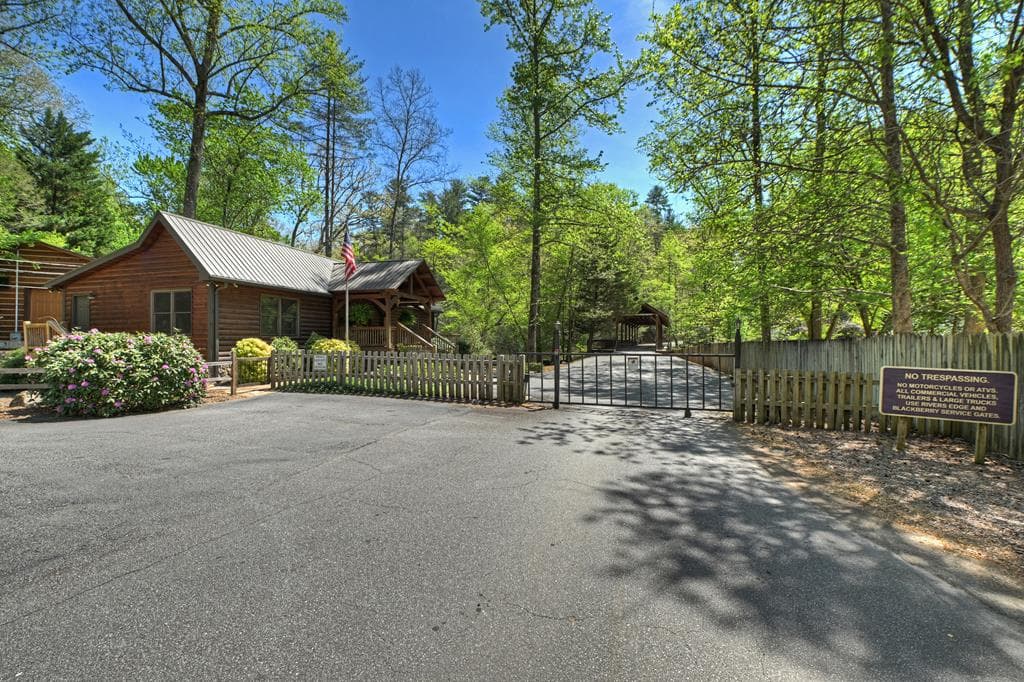 394 Blackberry Circle, Ellijay GA 30536 - Photo