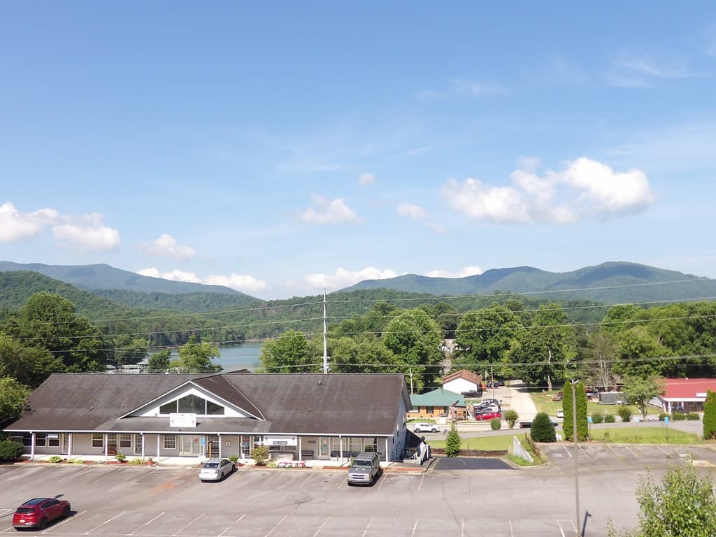 325 Big Sky Drive, Hiawassee GA 30546 - Photo