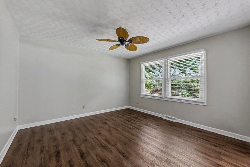 2570 Johnston Rd Nw, Kennesaw GA 30152 - Photo