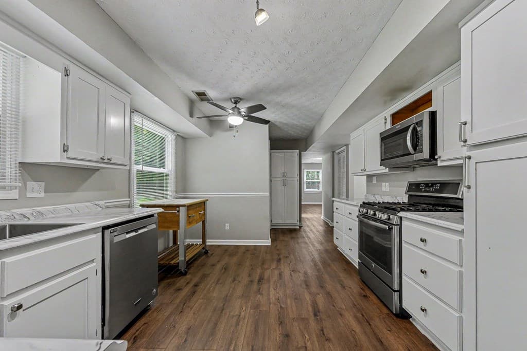 2570 Johnston Rd Nw, Kennesaw GA 30152 - Photo