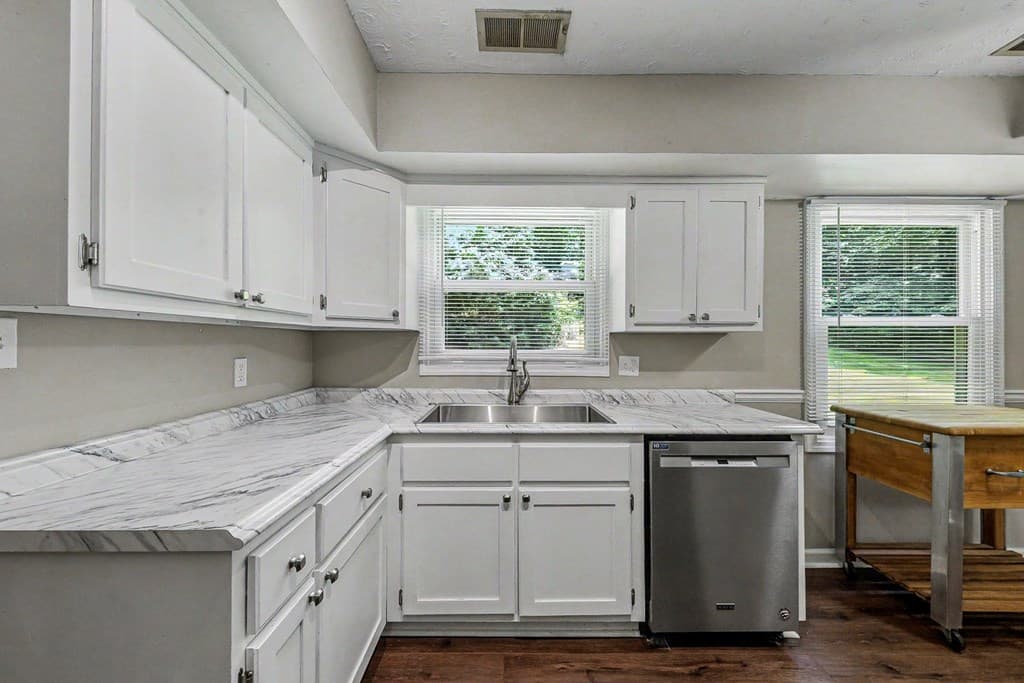 2570 Johnston Rd Nw, Kennesaw GA 30152 - Photo