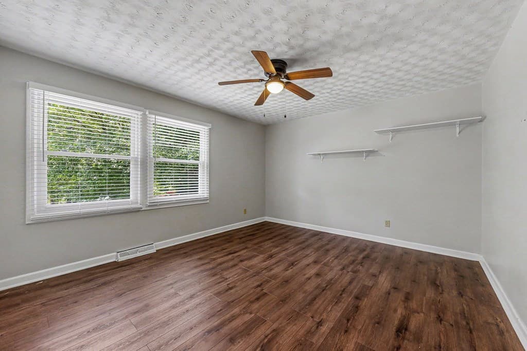 2570 Johnston Rd Nw, Kennesaw GA 30152 - Photo