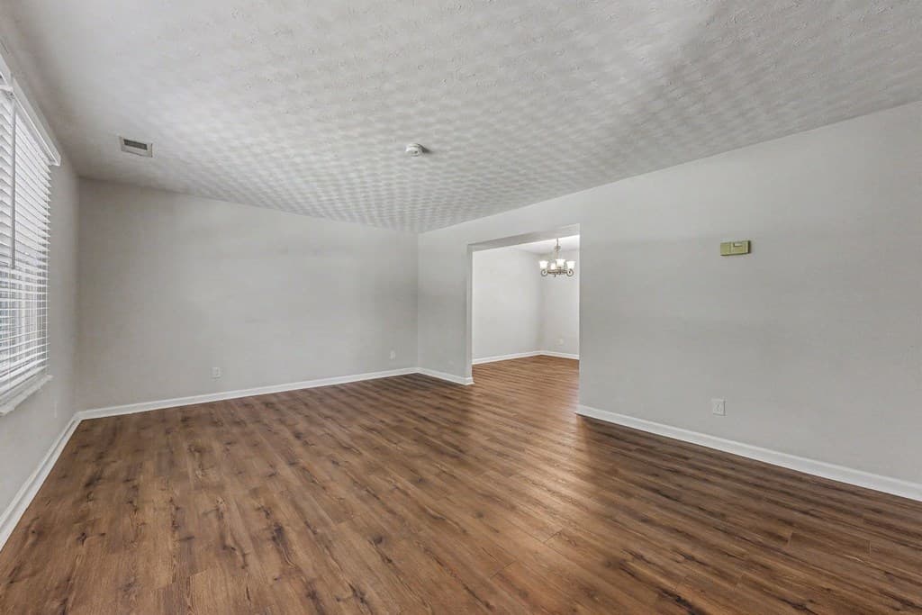 2570 Johnston Rd Nw, Kennesaw GA 30152 - Photo