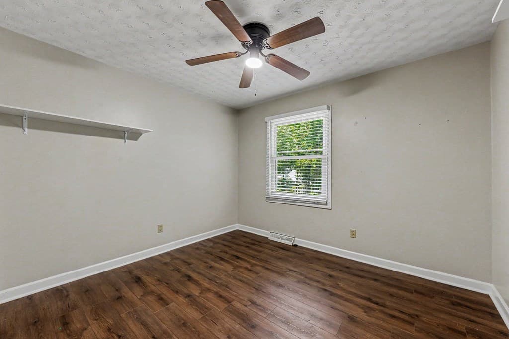 2570 Johnston Rd Nw, Kennesaw GA 30152 - Photo