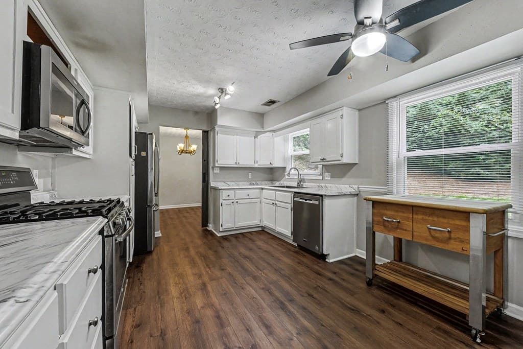 2570 Johnston Rd Nw, Kennesaw GA 30152 - Photo