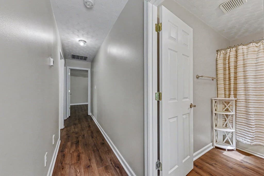 2570 Johnston Rd Nw, Kennesaw GA 30152 - Photo