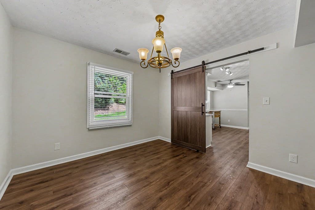 2570 Johnston Rd Nw, Kennesaw GA 30152 - Photo