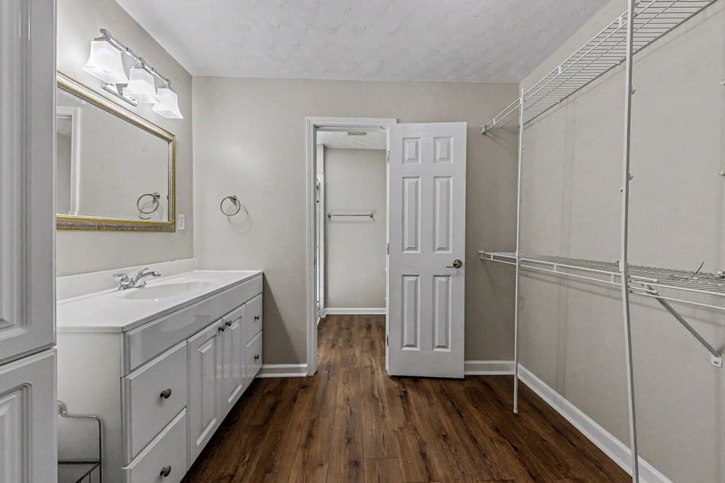 2570 Johnston Rd Nw, Kennesaw GA 30152 - Photo