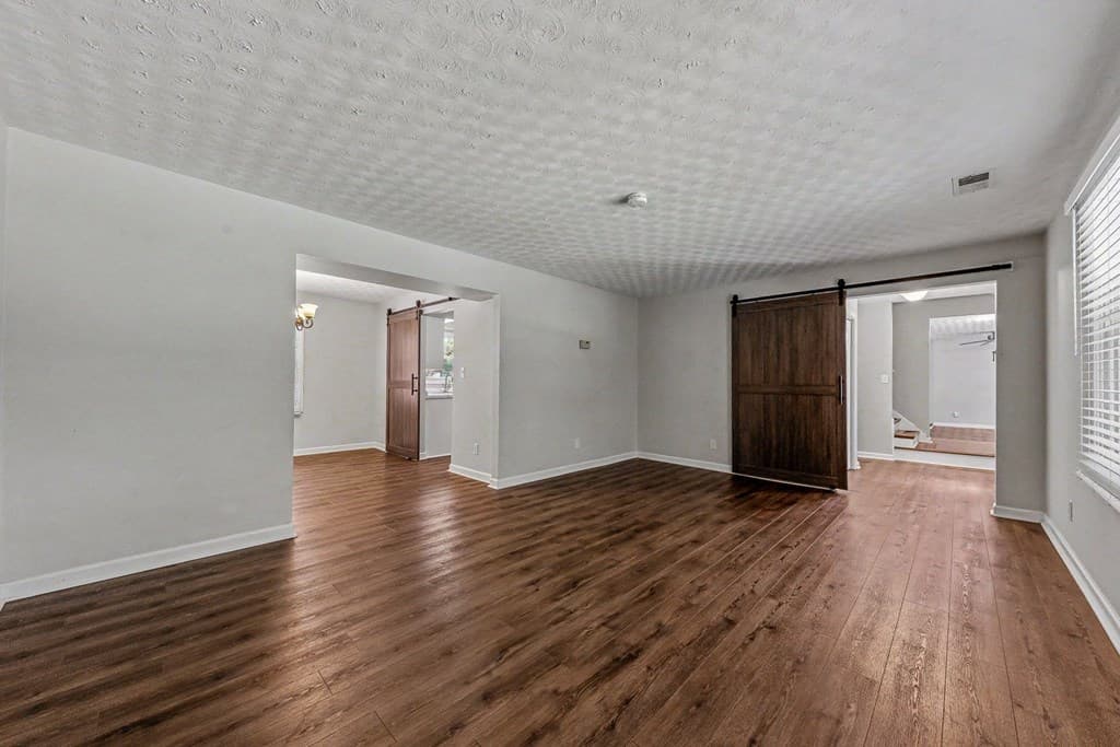 2570 Johnston Rd Nw, Kennesaw GA 30152 - Photo