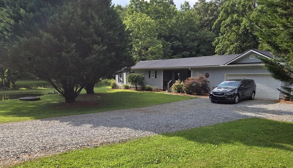 6487 Crooked Creek Road, Young Harris GA 30582 - Primary photo