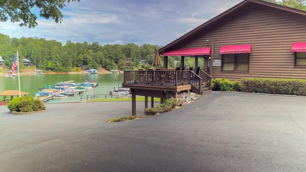622 Lakeside Drive, Blairsville GA 30512 - Photo
