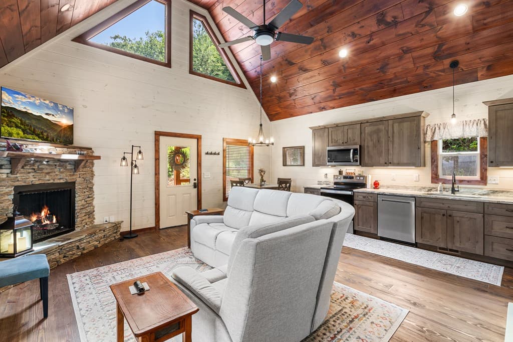 313 Lexington Drive, Brasstown NC 28902 - Photo