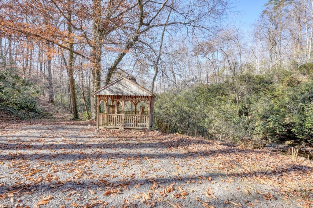 2175 E Old Hwy 64, Hayesville NC 28904 - Photo