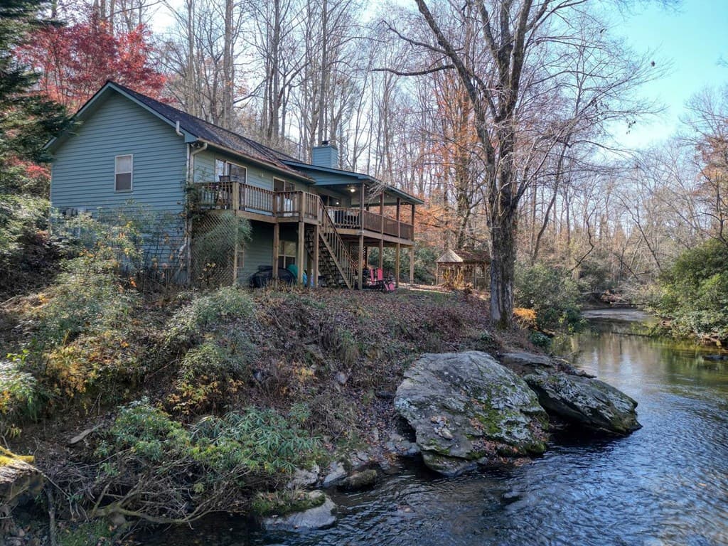 2175 E Old Hwy 64, Hayesville NC 28904 - Photo