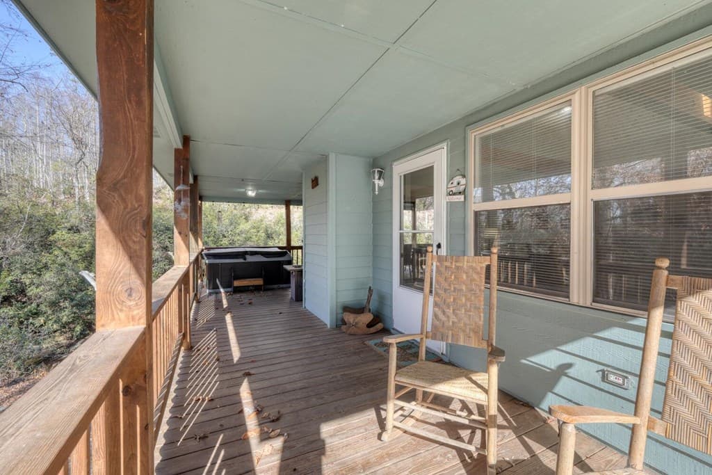 2175 E Old Hwy 64, Hayesville NC 28904 - Photo