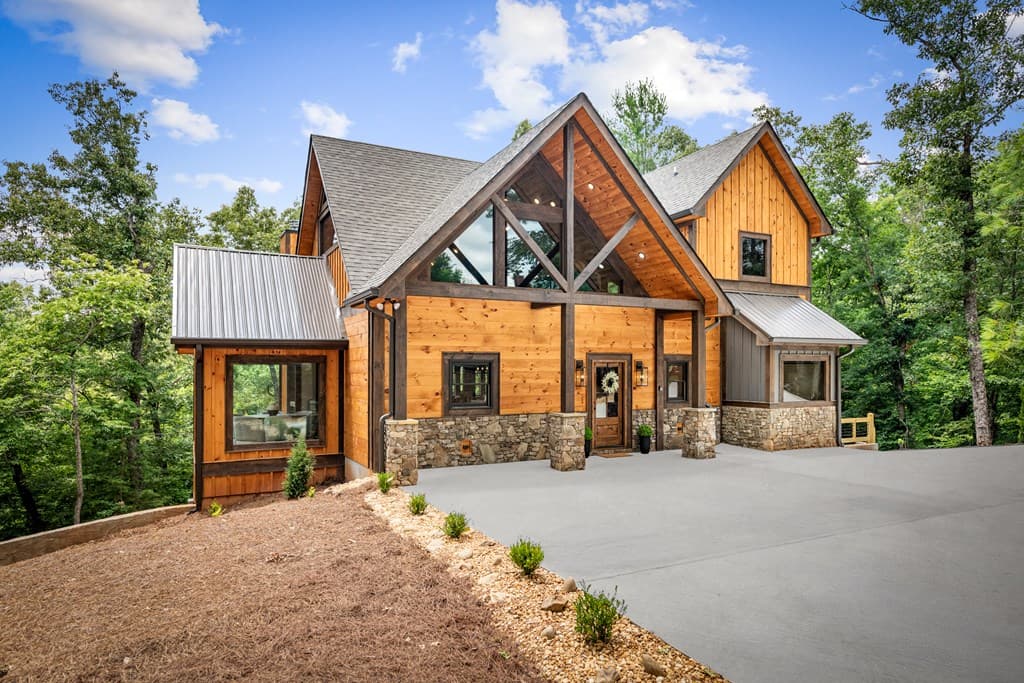 32 Hope Drive, Blue Ridge GA 30513 - Photo