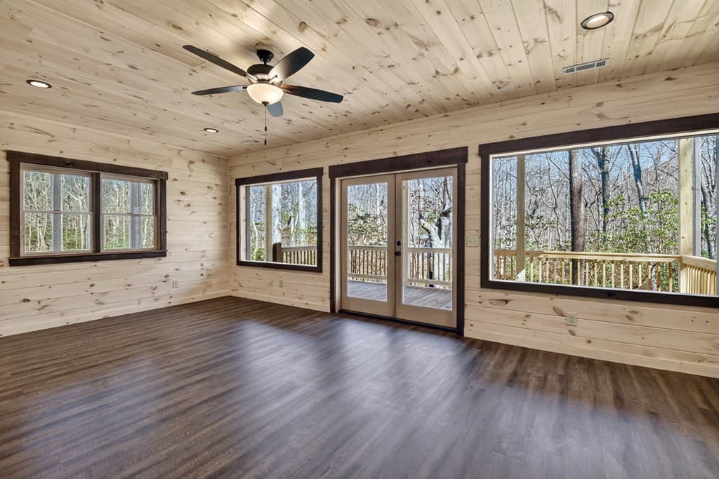 811 Mangums Trail, Blue Ridge GA 30513 - Photo