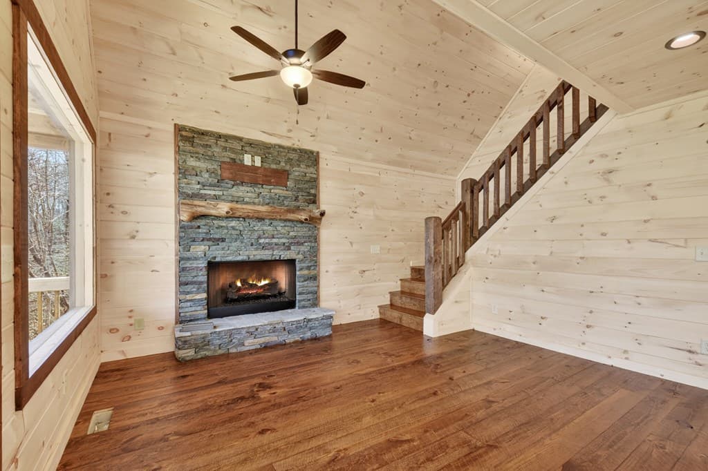811 Mangums Trail, Blue Ridge GA 30513 - Photo