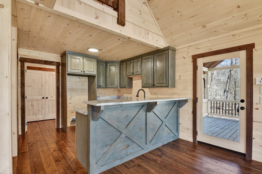 811 Mangums Trail, Blue Ridge GA 30513 - Photo