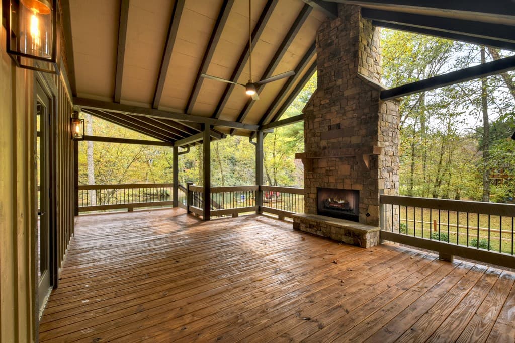 577 Blackberry Drive, Mineral Bluff GA 30559 - Photo