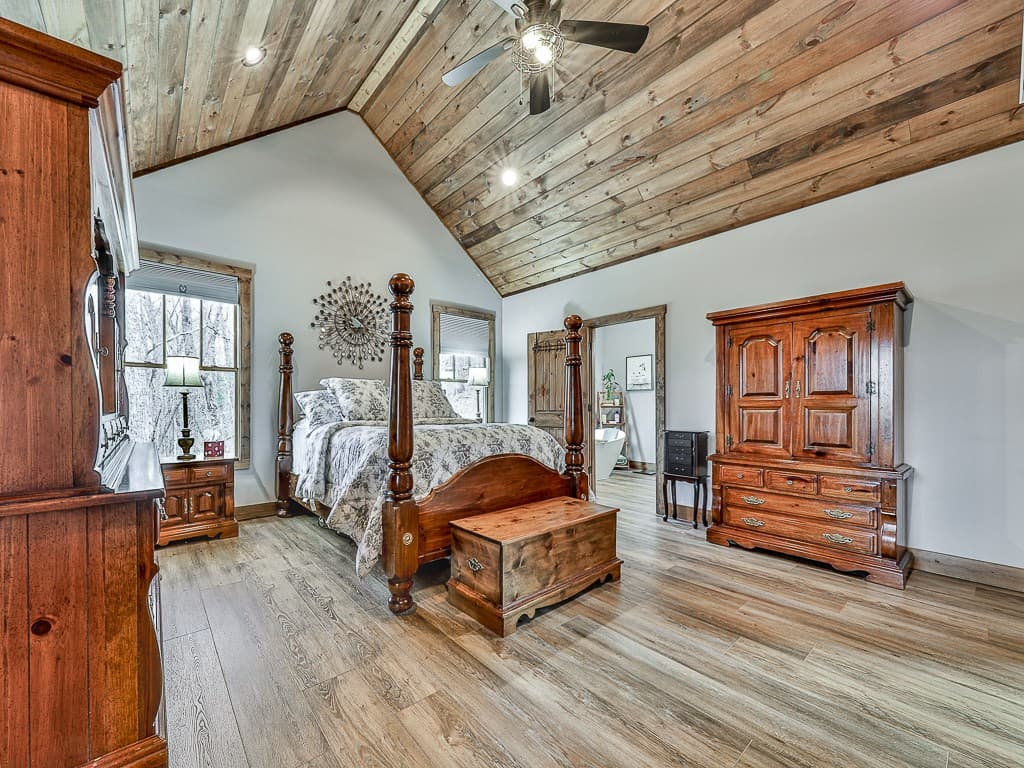 208 Weeks Drive, Ellijay GA 30540 - Photo