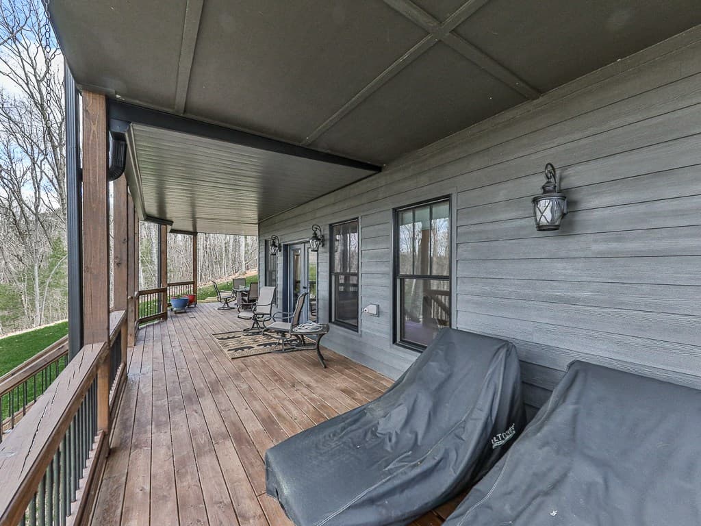 208 Weeks Drive, Ellijay GA 30540 - Photo