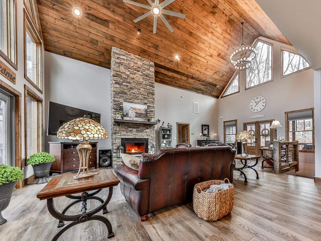 208 Weeks Drive, Ellijay GA 30540 - Photo