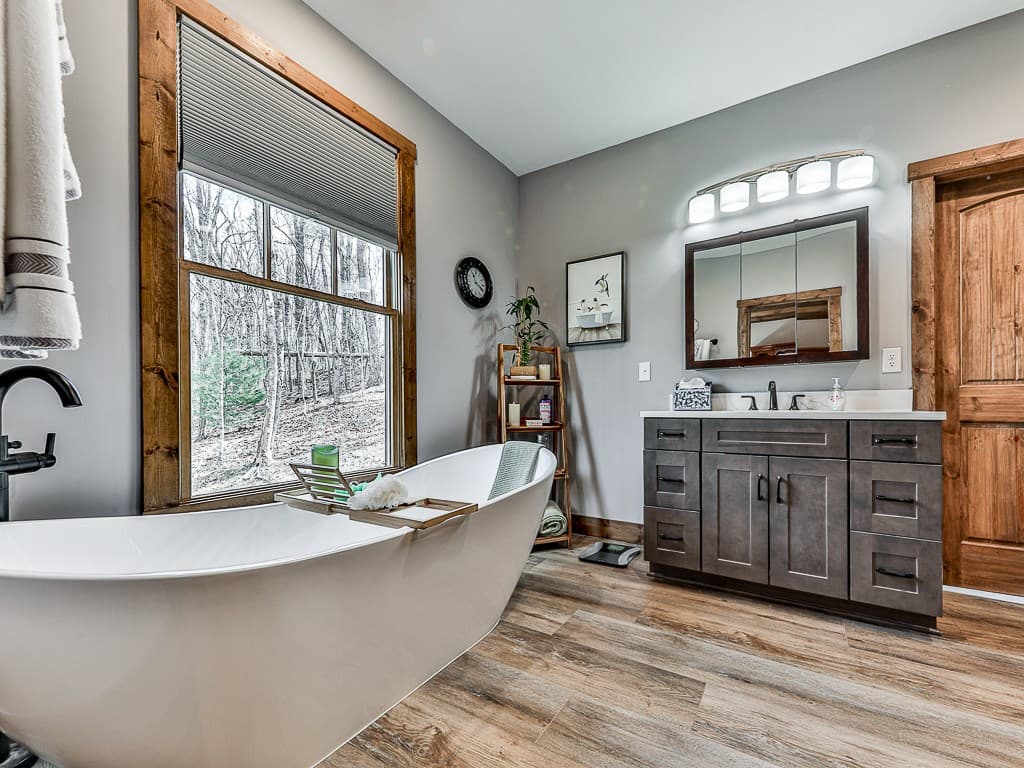 208 Weeks Drive, Ellijay GA 30540 - Photo