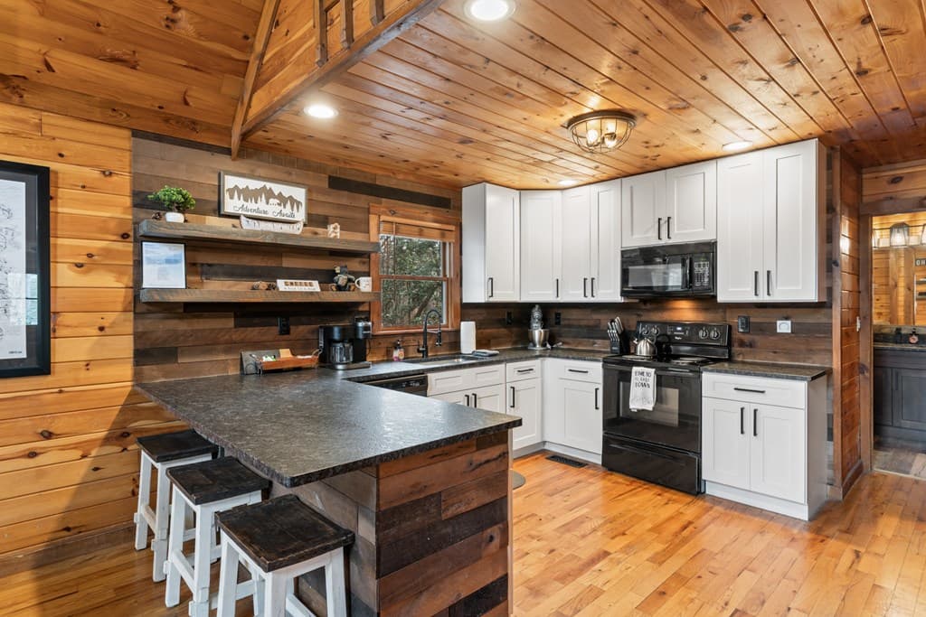 162 Little Falls Drive, Mineral Bluff GA 30559 - Photo