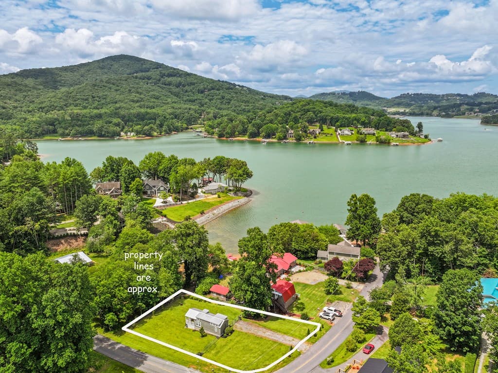 1685 Chatuge Shores, Hiawassee GA 30546 - Photo
