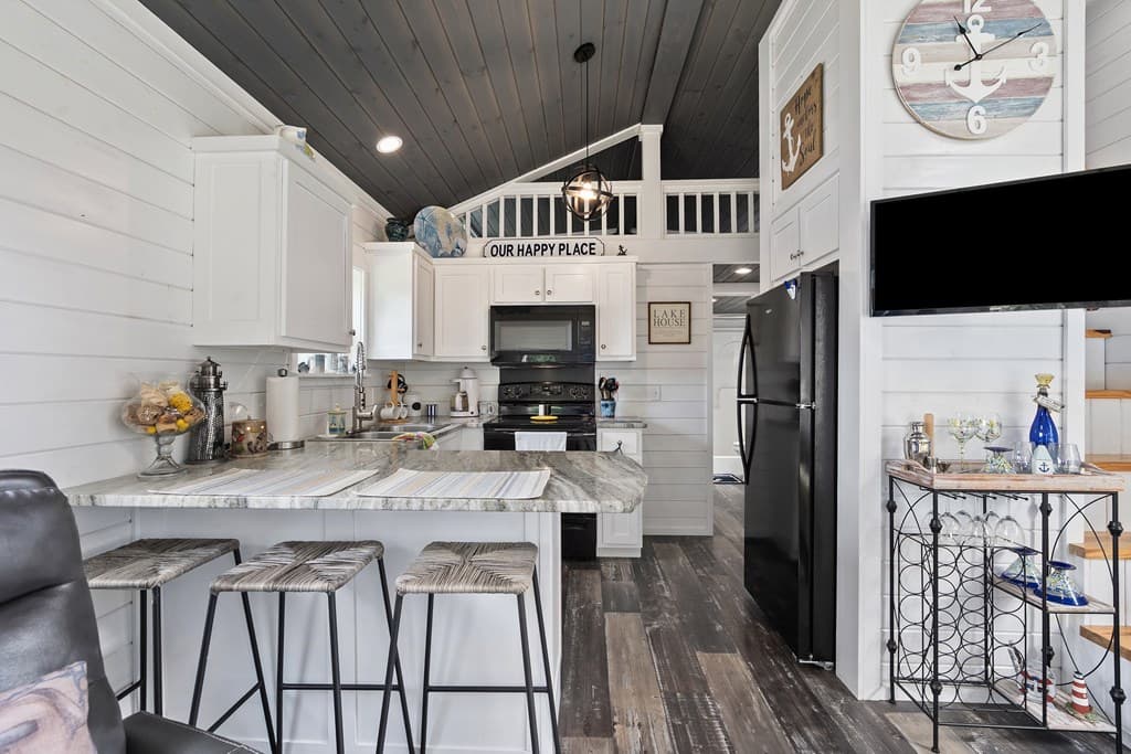 1685 Chatuge Shores, Hiawassee GA 30546 - Photo