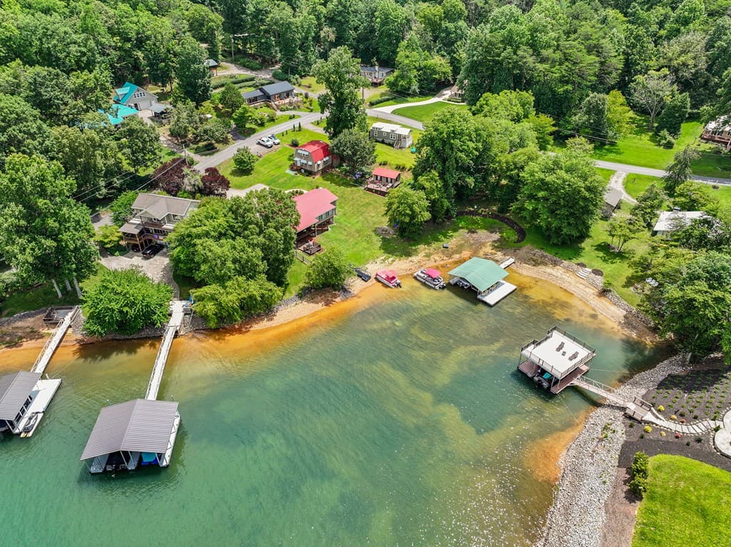 1685 Chatuge Shores, Hiawassee GA 30546 - Photo