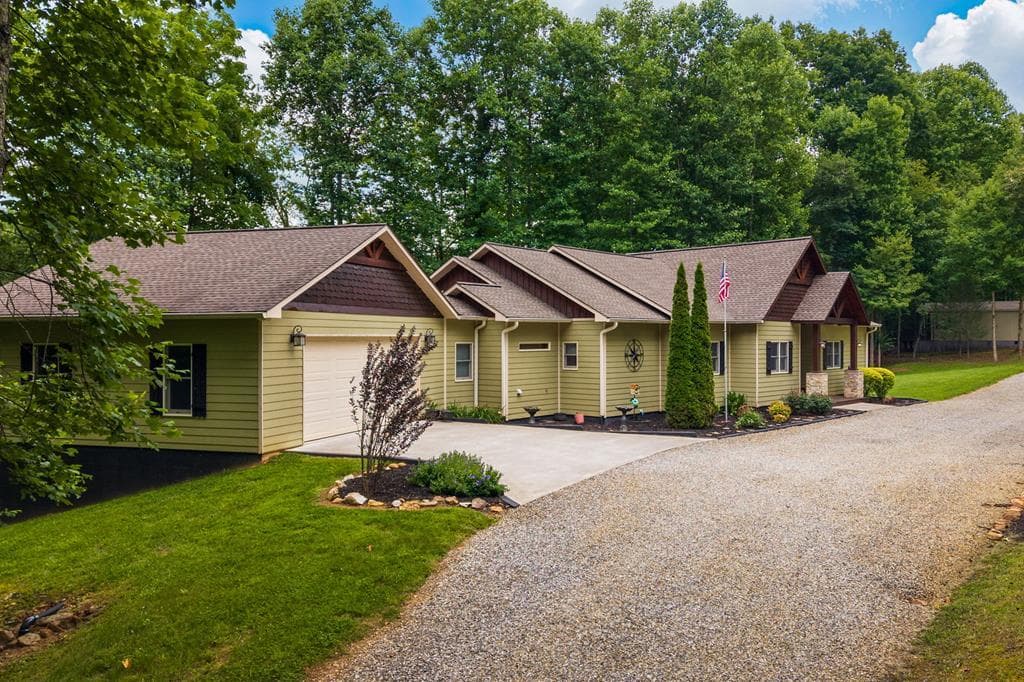 227 Dills Road, Blue Ridge GA 30513 - Primary photo