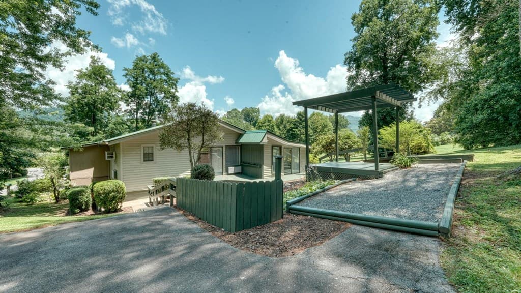 55 Chatuge Village Drive, Hayesville NC 28904 - Photo