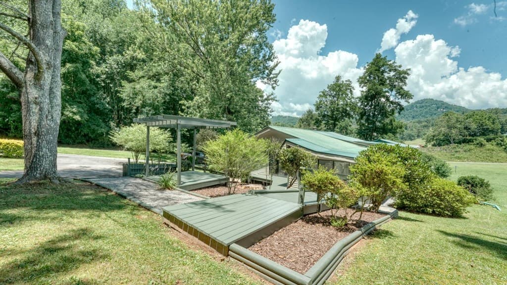 55 Chatuge Village Drive, Hayesville NC 28904 - Photo