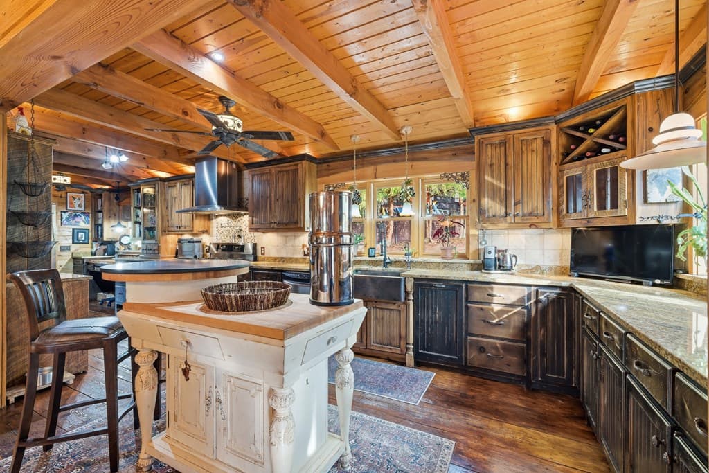 246 Adams Circle, Mineral Bluff GA 30559 - Photo
