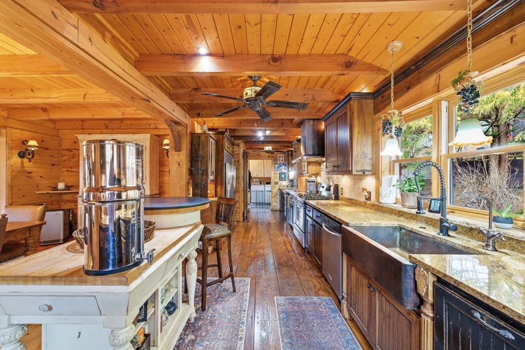 246 Adams Circle, Mineral Bluff GA 30559 - Photo