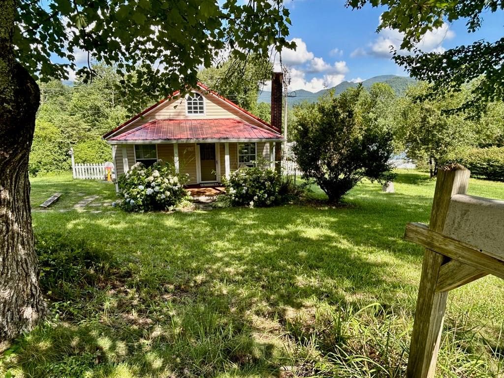 136 West Vineyard, Hayesville NC 28904 - Primary photo