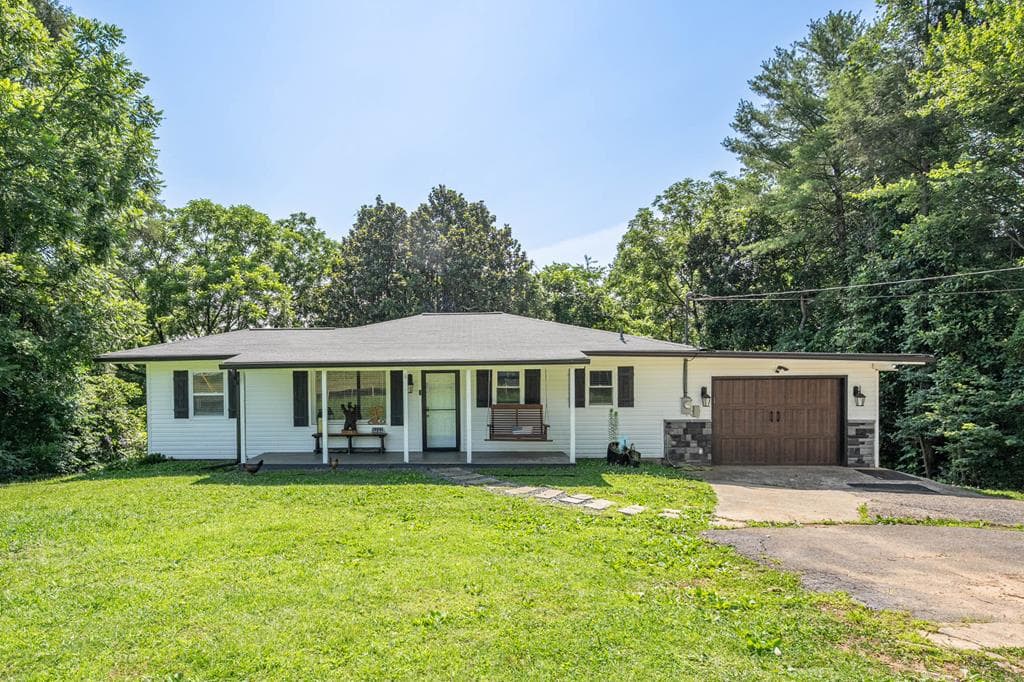 1737 Blue Ridge Drive, Blue Ridge GA 30513 - Primary photo