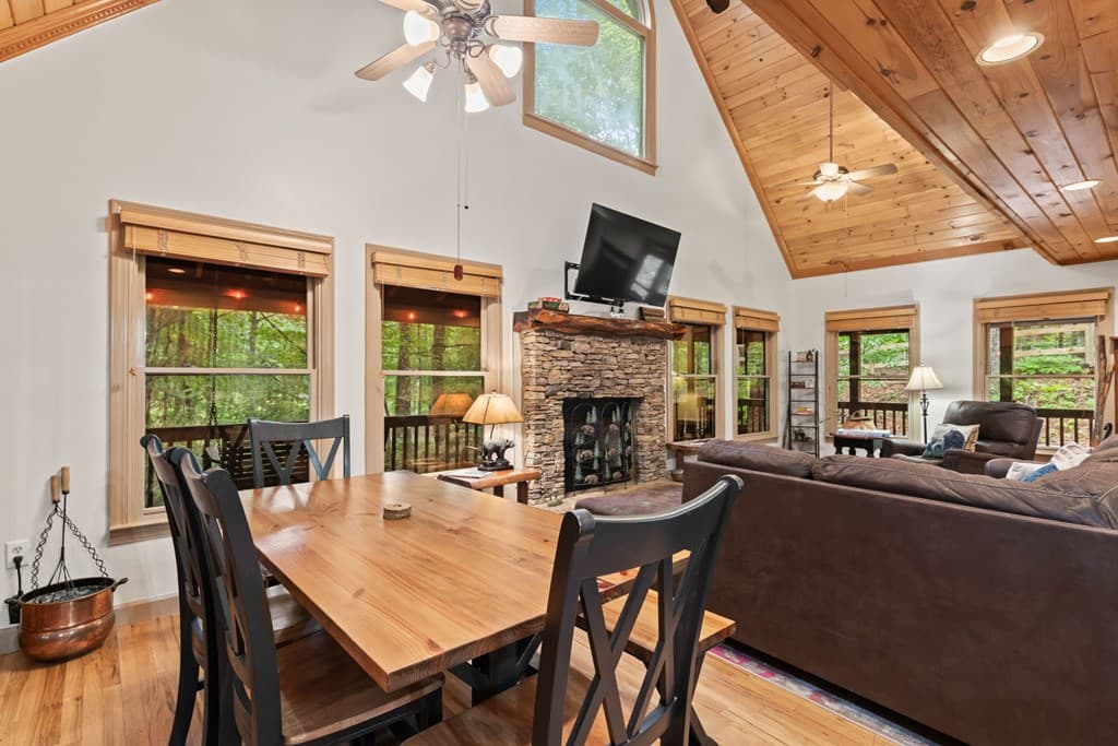 398 Mountain Tops Circle, Blue Ridge GA 30513 - Photo