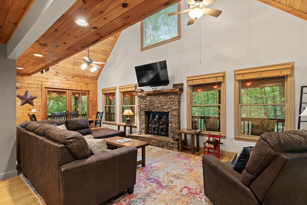398 Mountain Tops Circle, Blue Ridge GA 30513 - Photo