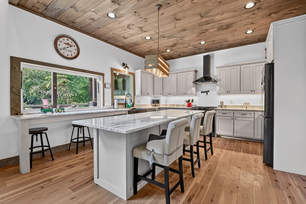60 Hiles Hatch Road, Blue Ridge GA 30513 - Photo