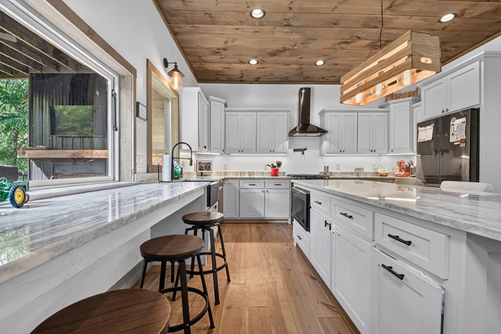 60 Hiles Hatch Road, Blue Ridge GA 30513 - Photo