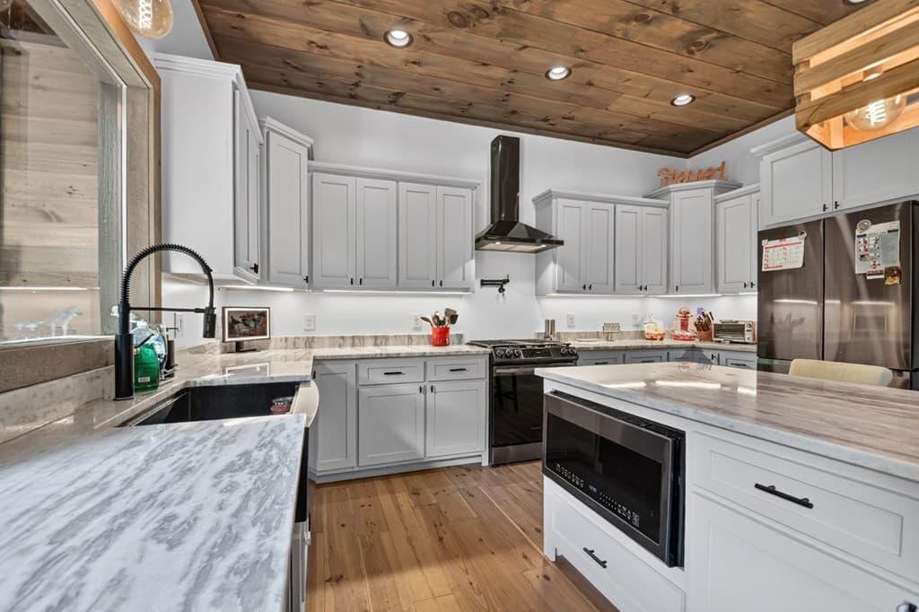 60 Hiles Hatch Road, Blue Ridge GA 30513 - Photo