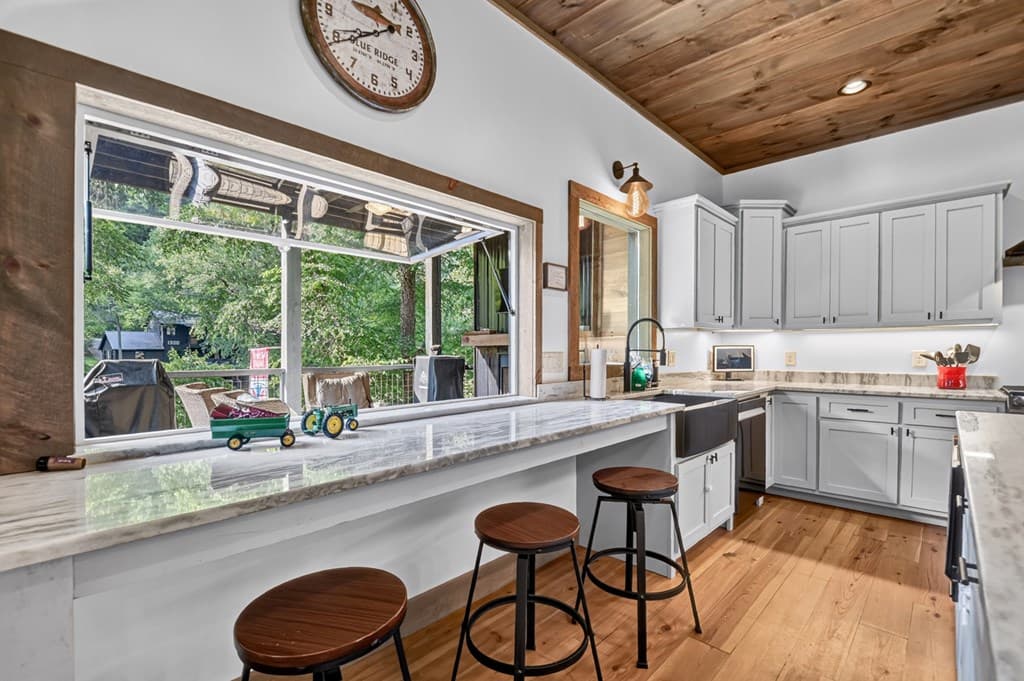 60 Hiles Hatch Road, Blue Ridge GA 30513 - Photo