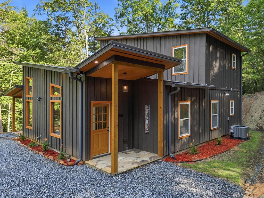 202 Jonquil Lane, Ellijay GA 30540 - Primary photo